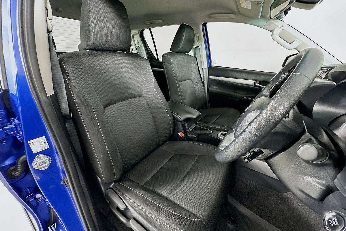 2023 Toyota HILUX SR5 GUN126R 4X4