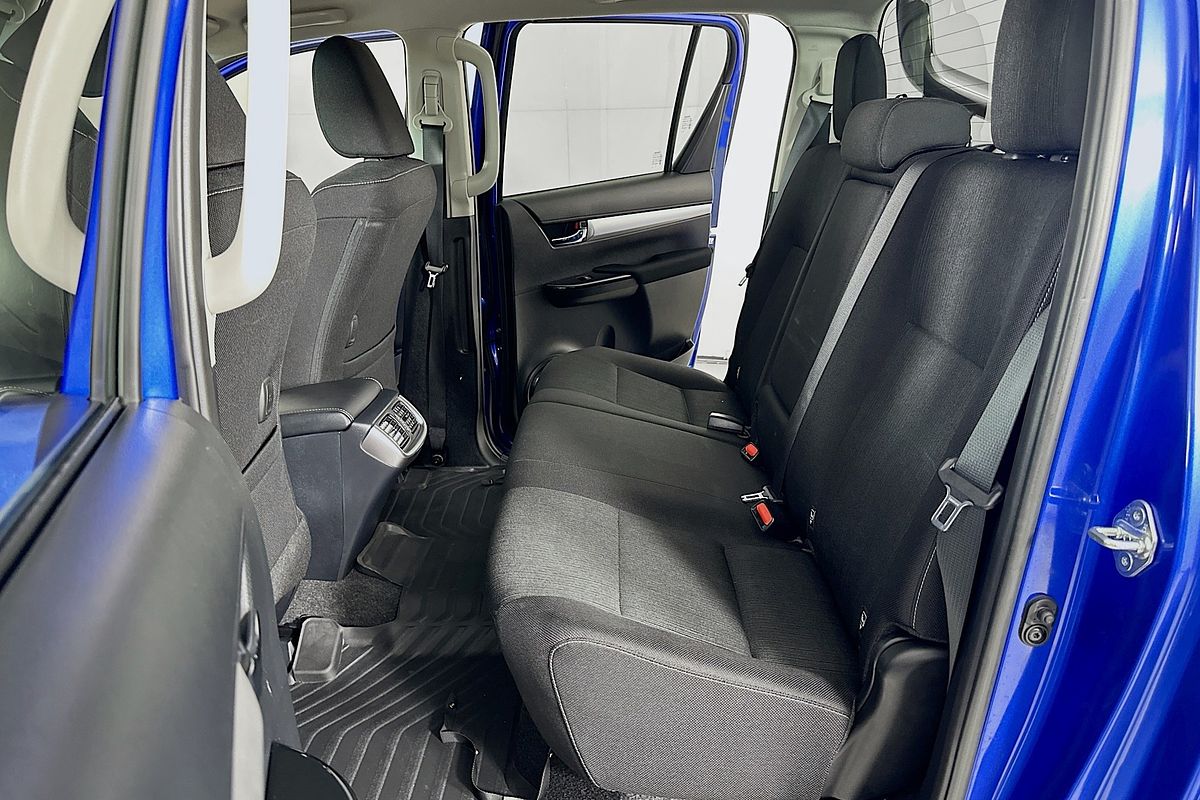 2023 Toyota HILUX SR5 GUN126R 4X4