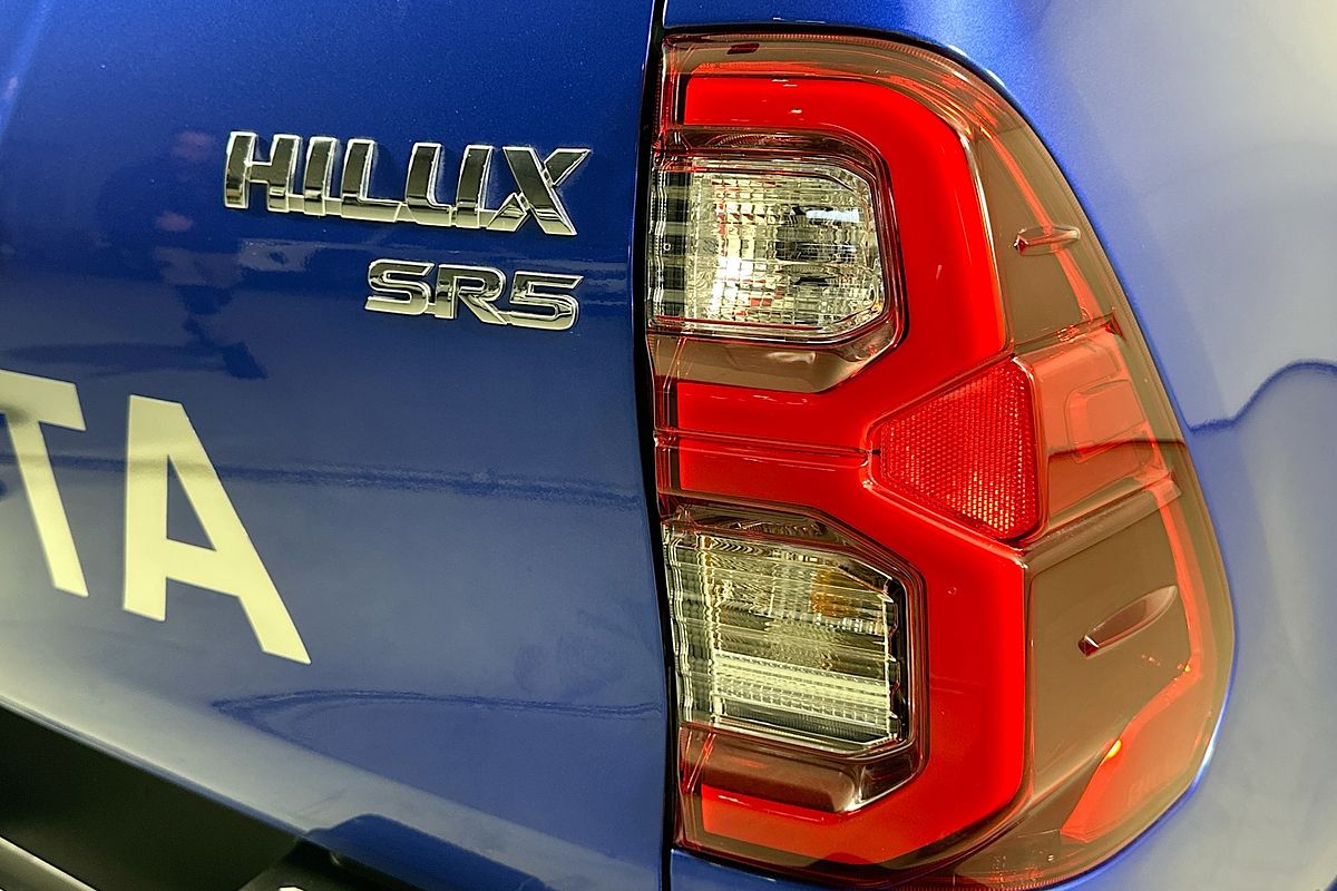 2023 Toyota HILUX SR5 GUN126R 4X4