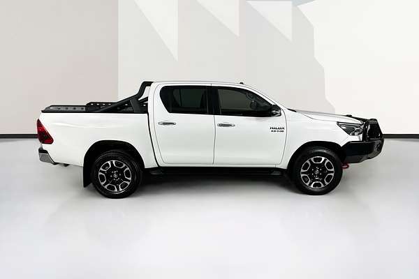 2021 Toyota HILUX SR5 (4x4) GUN126R 4X4