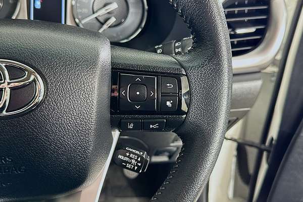 2021 Toyota HILUX SR5 (4x4) GUN126R 4X4