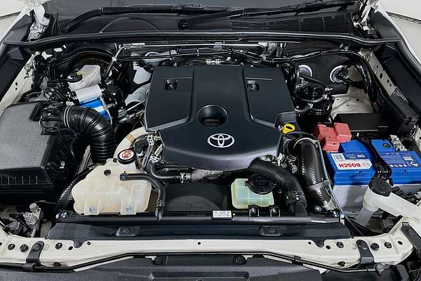 2021 Toyota HILUX SR5 (4x4) GUN126R 4X4