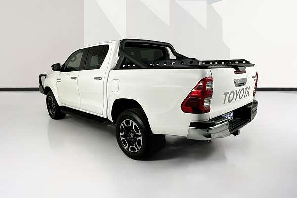 2021 Toyota HILUX SR5 (4x4) GUN126R 4X4