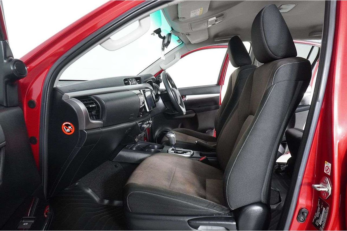 2018 Toyota HILUX SR5 (4x4) GUN126R MY17 4X4