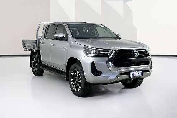2020 Toyota HILUX SR5 (4x4) GUN126R FACELIFT 4X4
