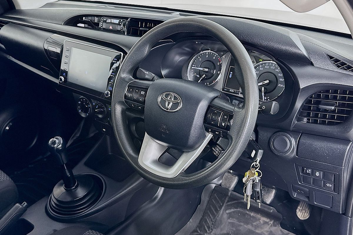 2020 Toyota HILUX WORKMATE HI-RIDER GUN135R FACELIFT 4x2