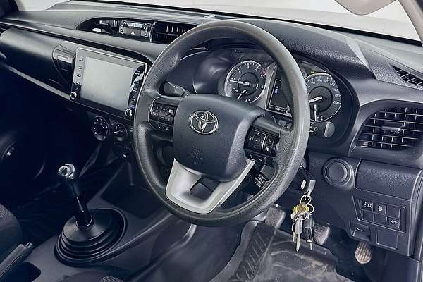 2020 Toyota HILUX WORKMATE HI-RIDER GUN135R FACELIFT 4x2