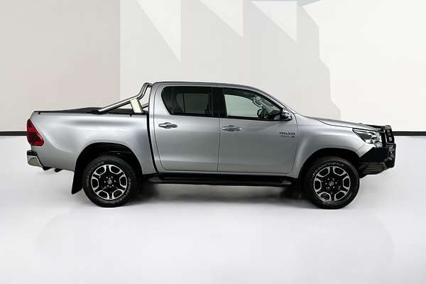 2021 Toyota HILUX SR5 (4x4) GUN126R 4X4