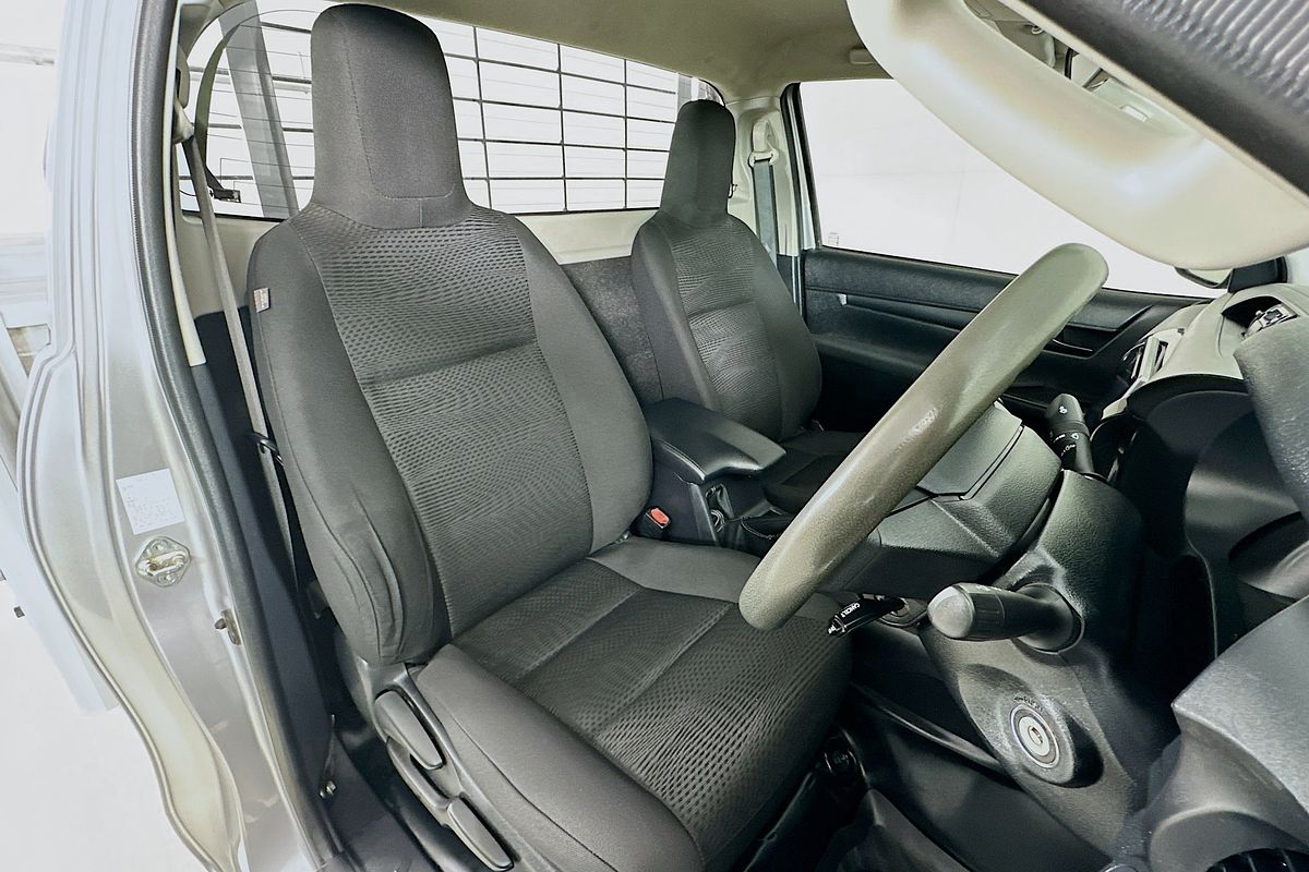 2020 Toyota HILUX SR (4x4) GUN126R FACELIFT 4X4