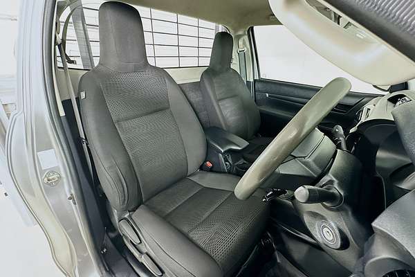 2020 Toyota HILUX SR (4x4) GUN126R FACELIFT 4X4