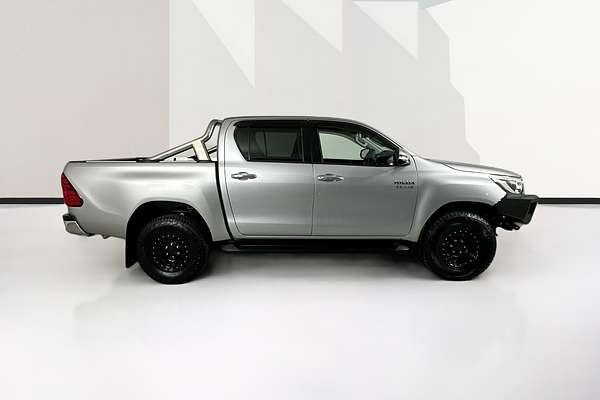 2017 Toyota HILUX SR5 (4x4) GUN126R 4X4