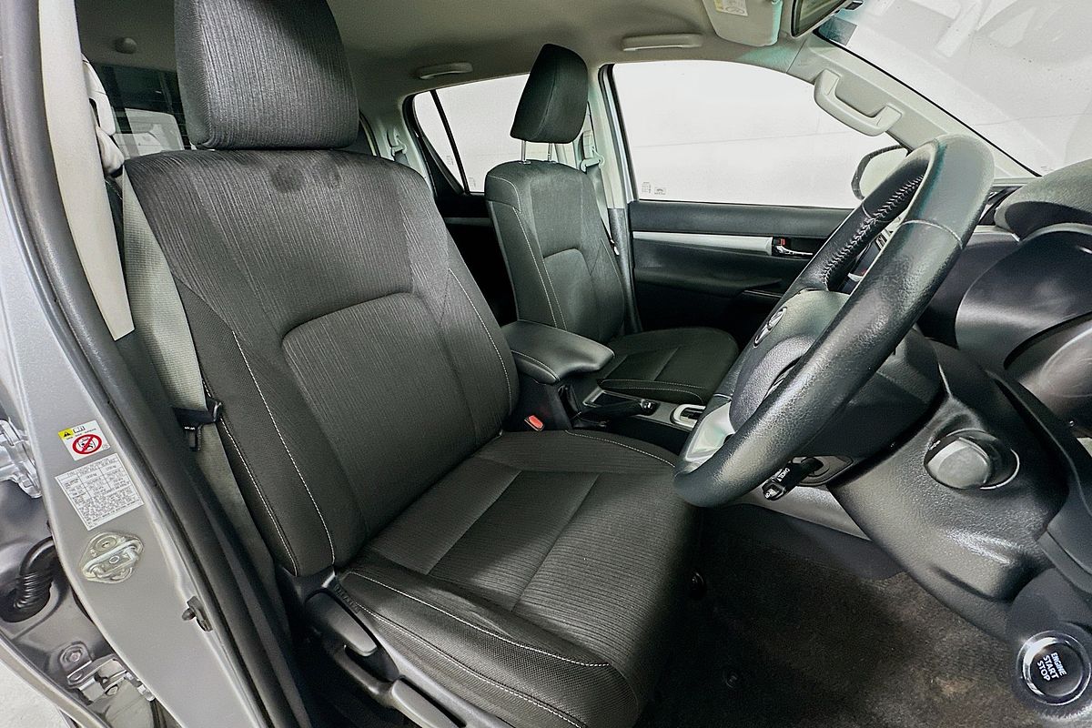 2019 Toyota HILUX SR5 (4x4) GUN126R MY19 4X4