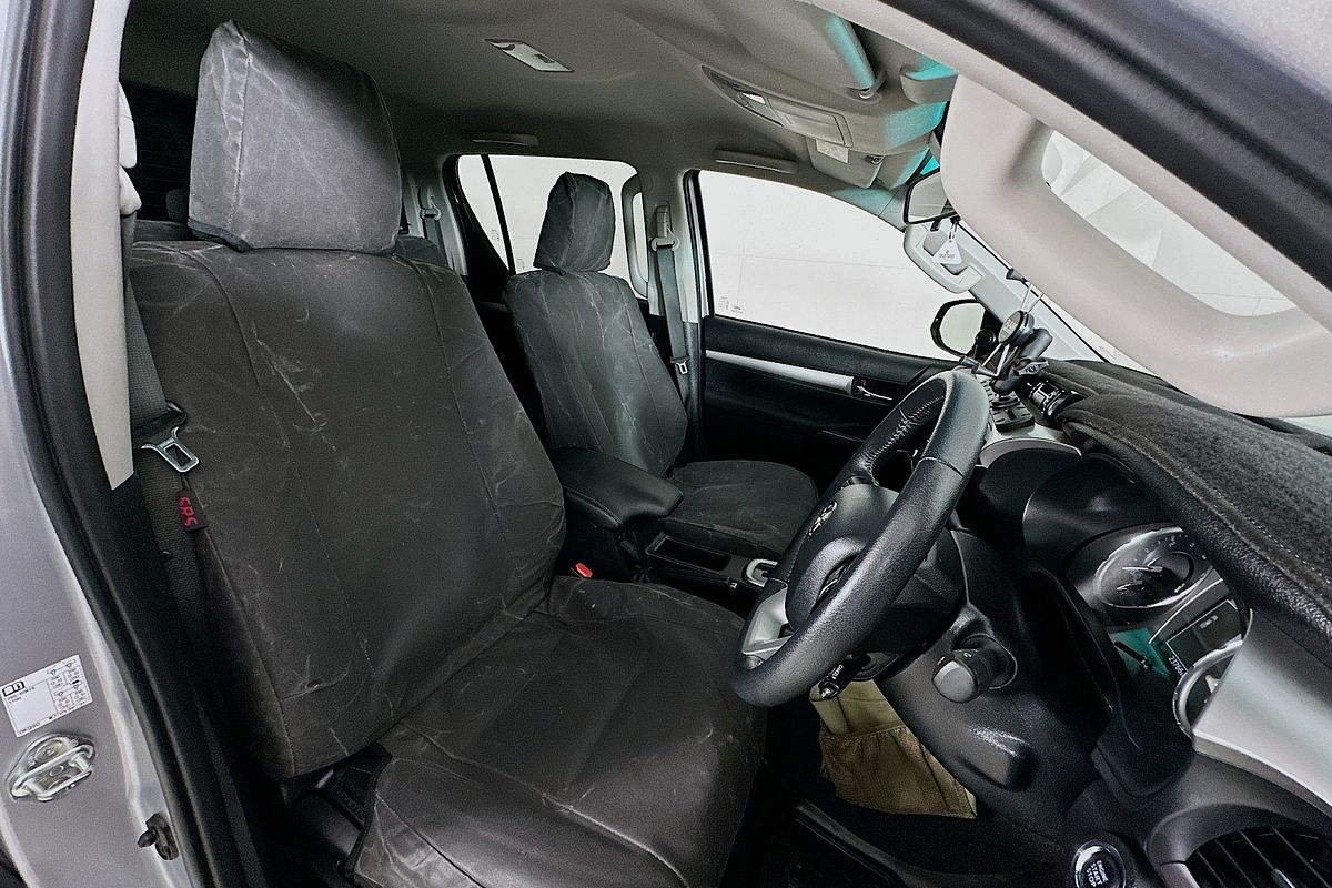 2021 Toyota HILUX SR5 (4x4) GUN126R FACELIFT 4X4