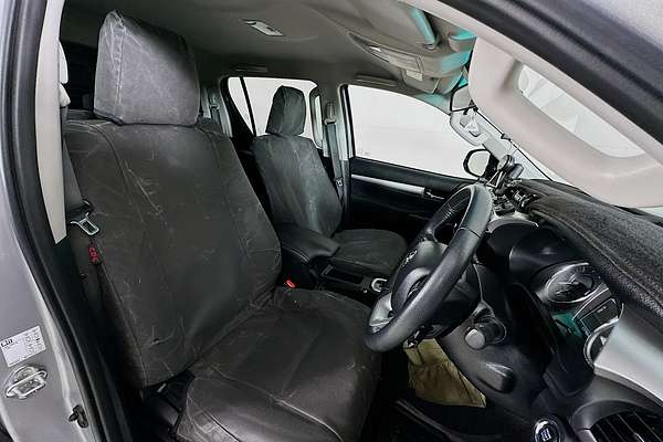 2021 Toyota HILUX SR5 (4x4) GUN126R FACELIFT 4X4