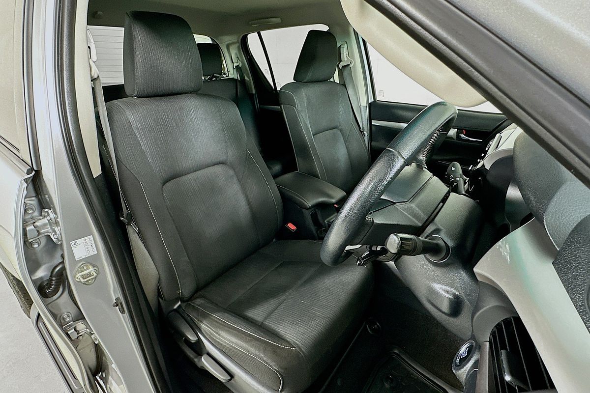 2021 Toyota HILUX SR5 (4x4) GUN126R 4X4