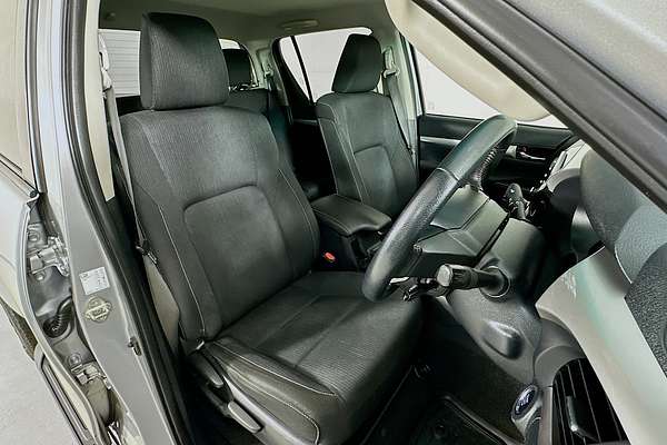 2021 Toyota HILUX SR5 (4x4) GUN126R 4X4