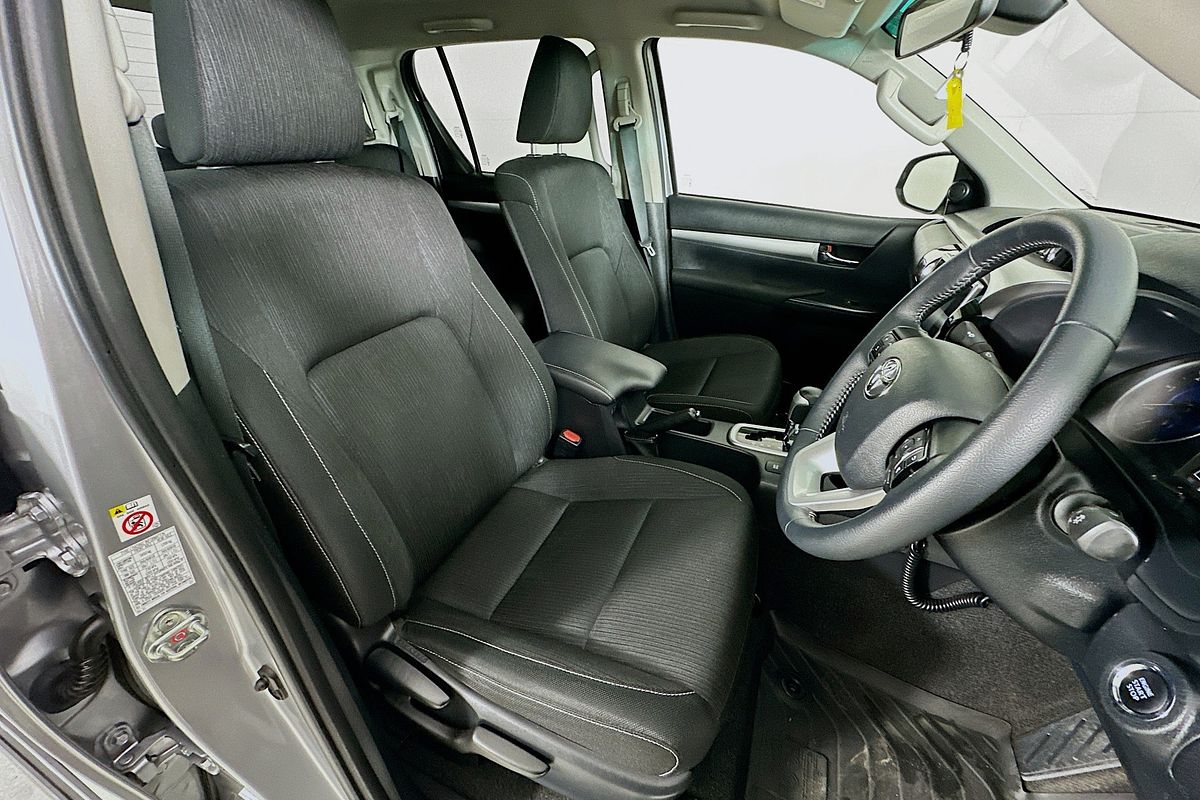 2019 Toyota HILUX SR5 (4x4) GUN126R MY19 4X4