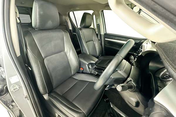 2023 Toyota HILUX SR5 + PREMIUM INTERIOR (4x4) GUN126R 4X4