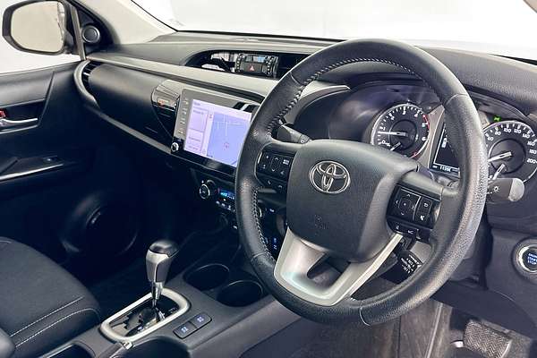 2020 Toyota HILUX SR5 (4x4) GUN126R FACELIFT 4X4