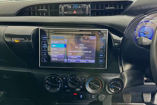 2020 Toyota HILUX SR (4x4) GUN126R FACELIFT 4X4