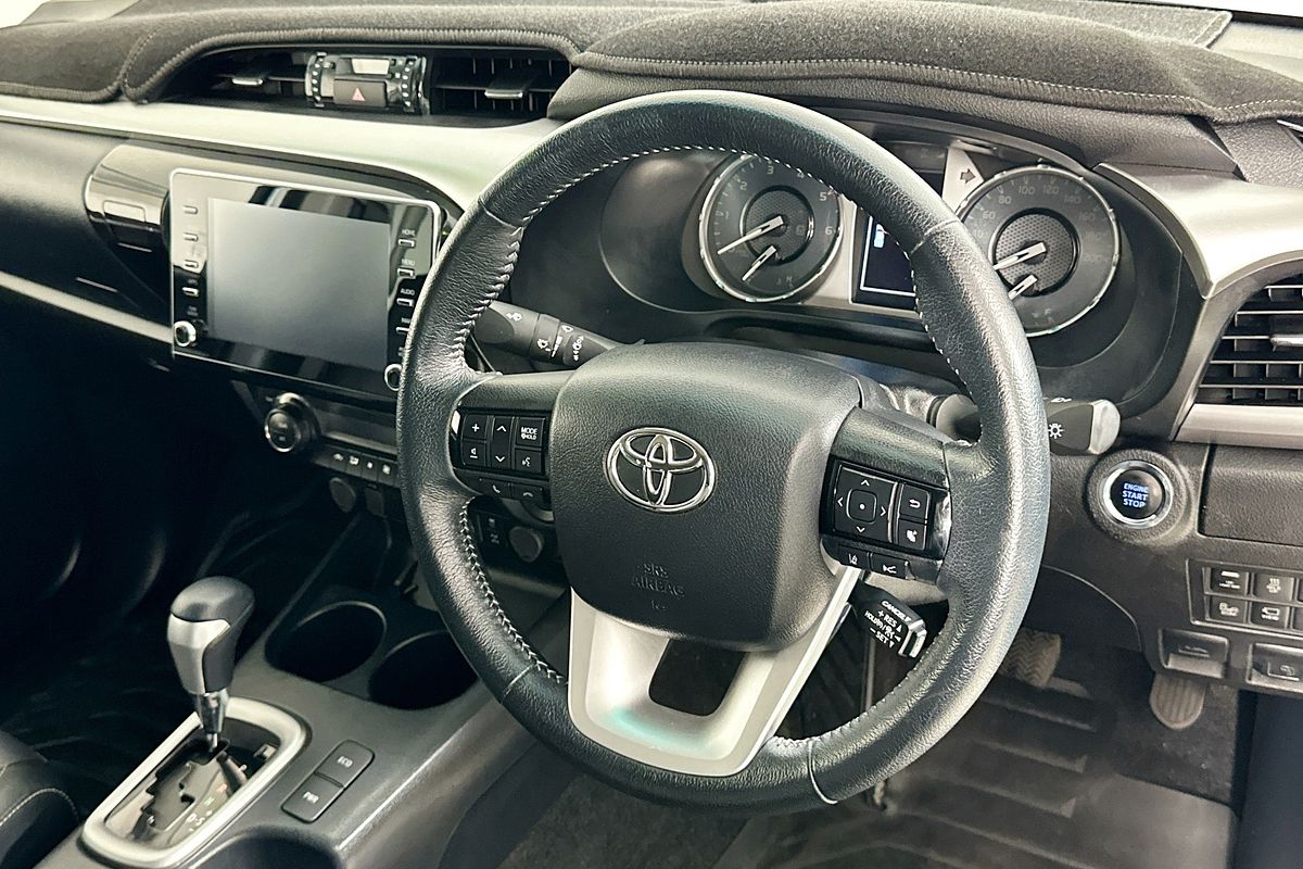 2023 Toyota HILUX SR5 + PREMIUM INTERIOR (4x4) GUN126R 4X4