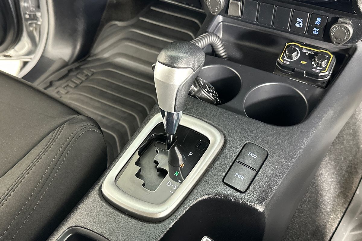 2022 Toyota HILUX SR5 (4x4) GUN126R 4X4