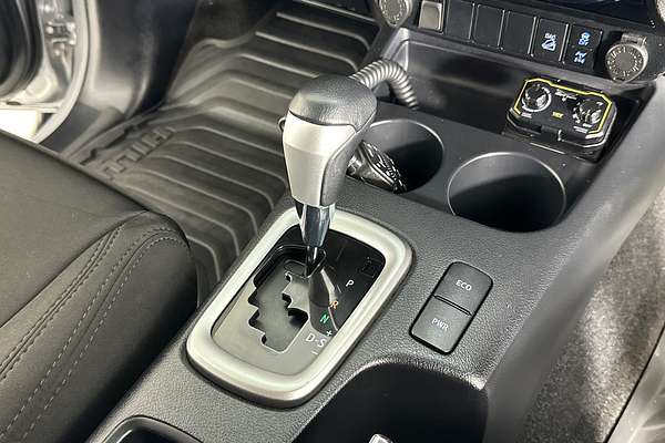 2022 Toyota HILUX SR5 (4x4) GUN126R 4X4