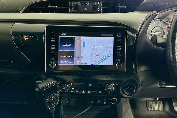 2021 Toyota HILUX SR5 (4x4) GUN126R 4X4