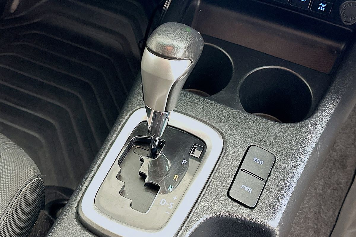 2021 Toyota HILUX SR5 (4x4) GUN126R FACELIFT 4X4