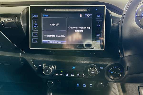 2017 Toyota HILUX SR5 (4x4) GUN126R 4X4