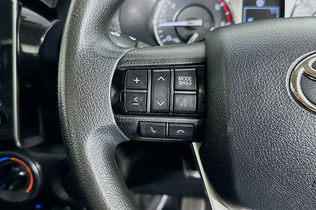 2020 Toyota HILUX WORKMATE HI-RIDER GUN135R FACELIFT 4x2