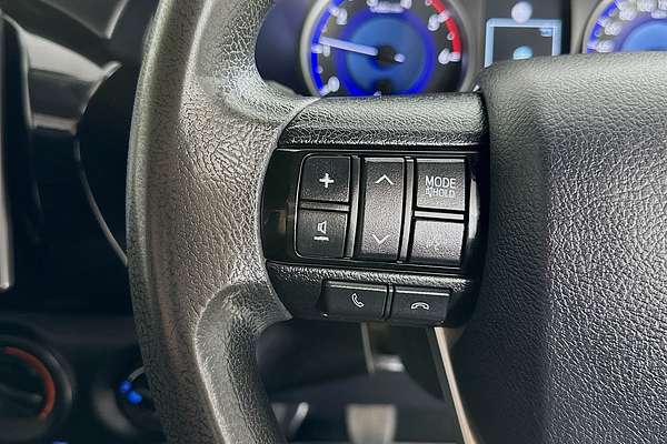 2020 Toyota HILUX SR (4x4) GUN126R FACELIFT 4X4