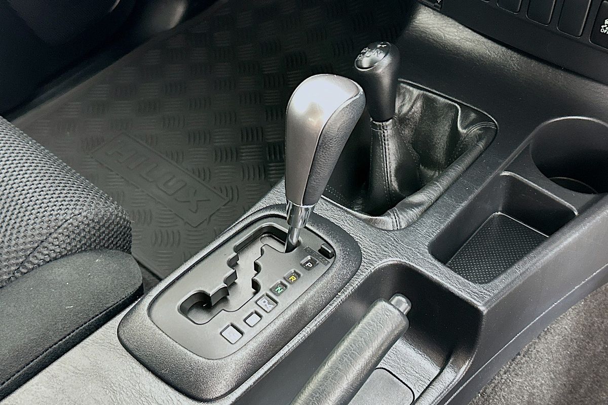 2015 Toyota HILUX SR5 (4x4) KUN26R MY14 4X4