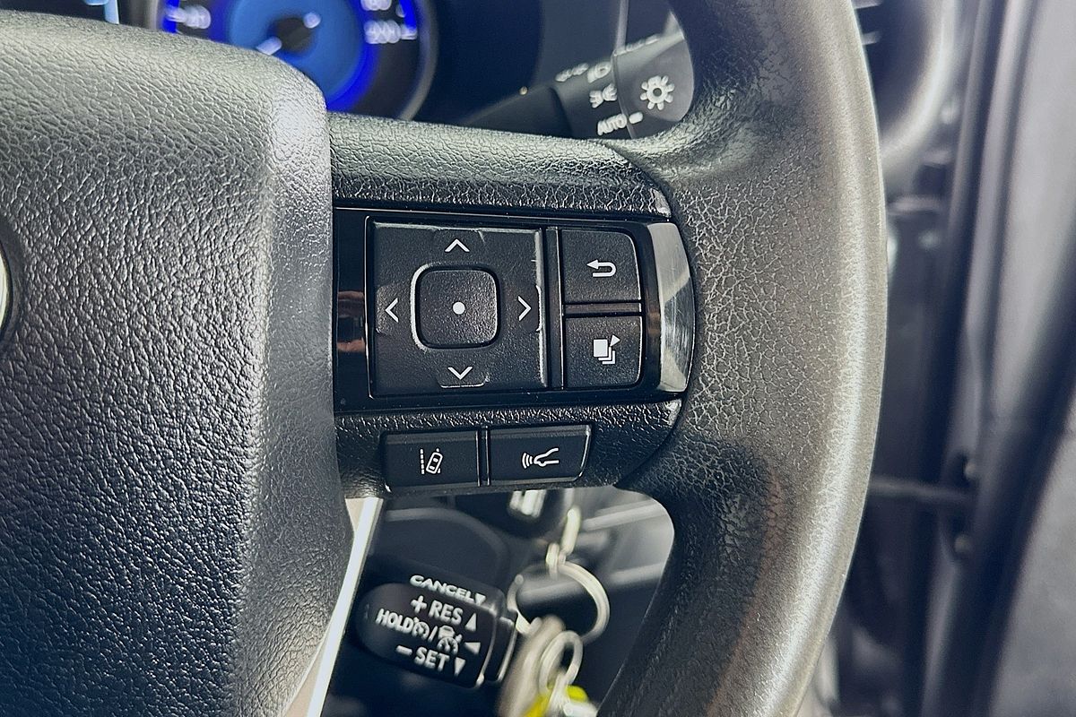 2020 Toyota HILUX SR (4x4) GUN126R FACELIFT 4X4