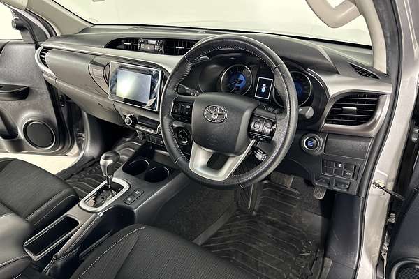 2020 Toyota HILUX SR5 (4x4) GUN126R MY19 UPGRADE 4X4