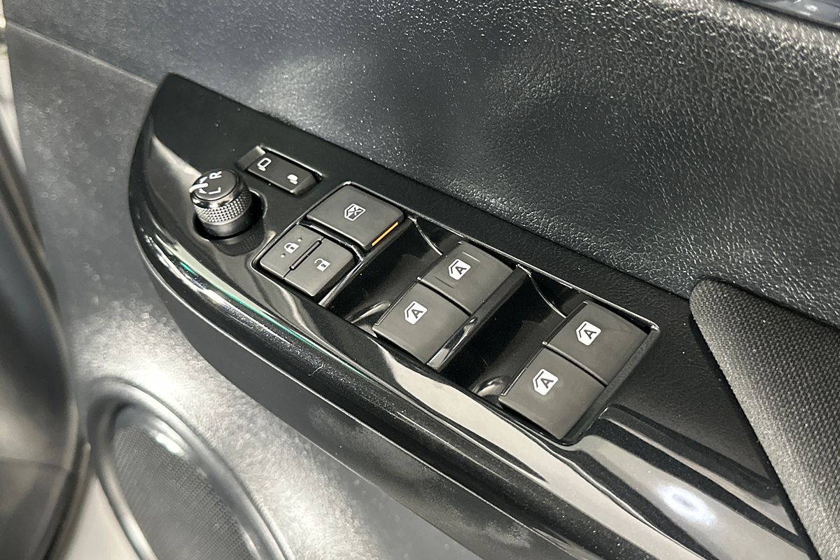 2022 Toyota HILUX SR5 (4x4) GUN126R 4X4