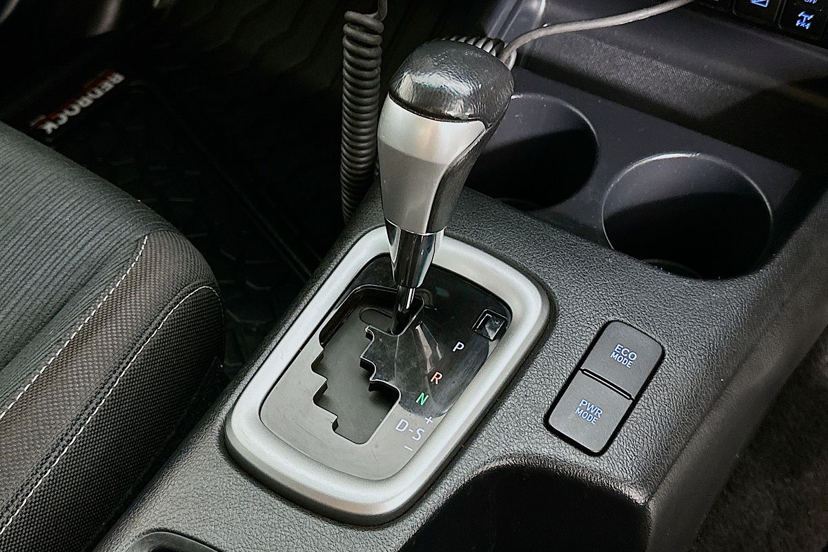 2021 Toyota HILUX SR5 (4x4) GUN126R 4X4