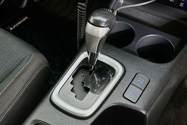 2021 Toyota HILUX SR5 (4x4) GUN126R 4X4