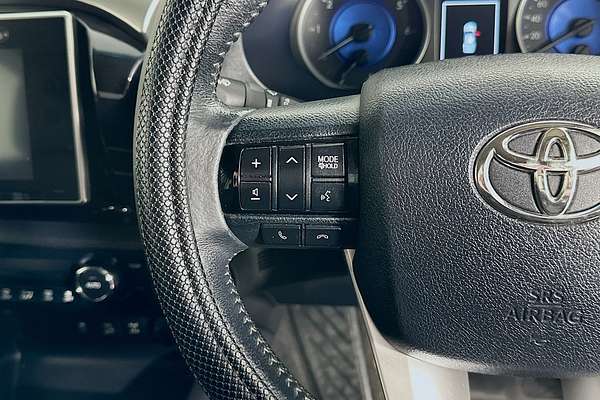 2017 Toyota HILUX SR5 (4x4) GUN126R 4X4