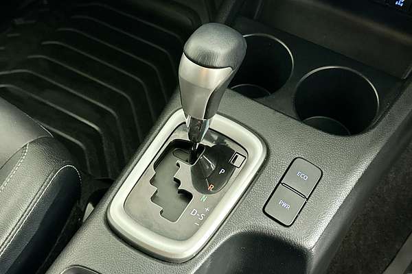 2023 Toyota HILUX SR5 + PREMIUM INTERIOR (4x4) GUN126R 4X4