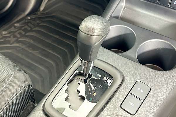 2024 Toyota HILUX SR (4x4) GUN126R 4X4