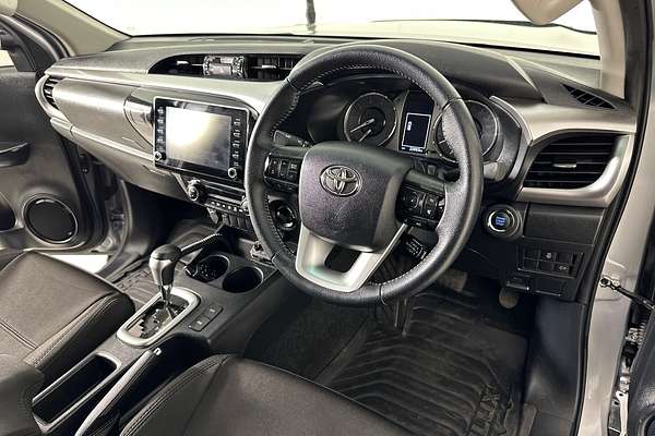 2022 Toyota HILUX SR5 (4x4) GUN126R 4X4