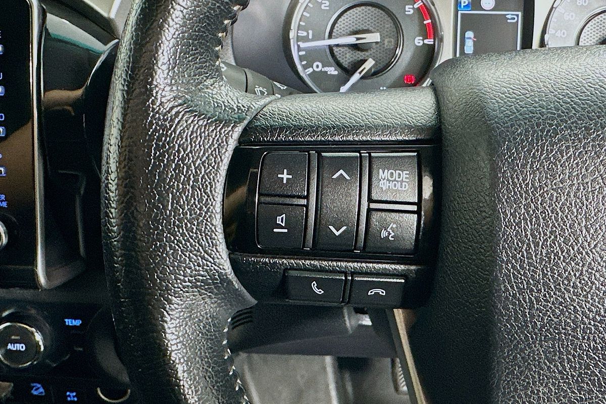 2021 Toyota HILUX SR5 (4x4) GUN126R 4X4