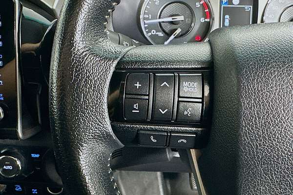 2021 Toyota HILUX SR5 (4x4) GUN126R 4X4