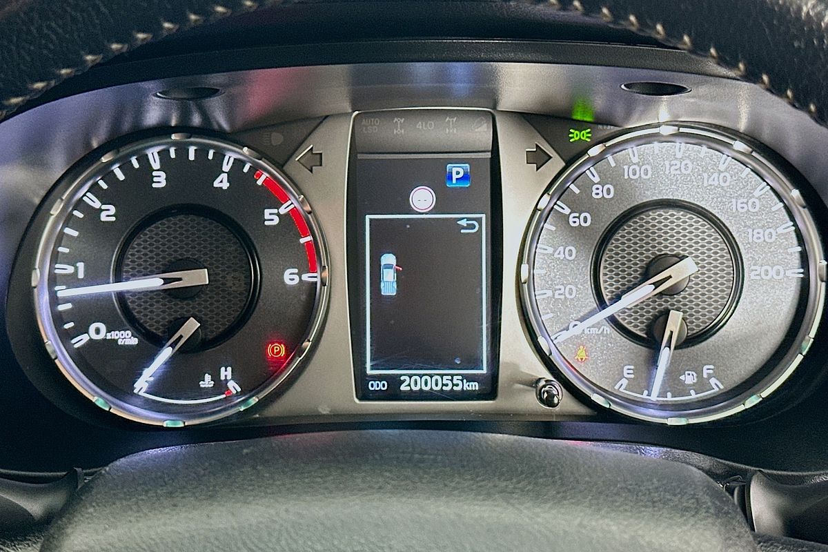 2021 Toyota HILUX SR5 (4x4) GUN126R FACELIFT 4X4