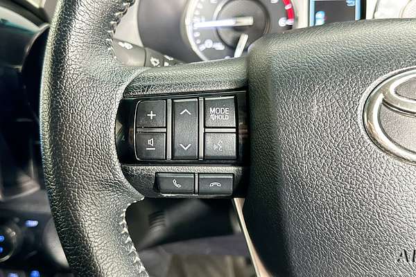 2022 Toyota HILUX SR5 (4x4) GUN126R 4X4