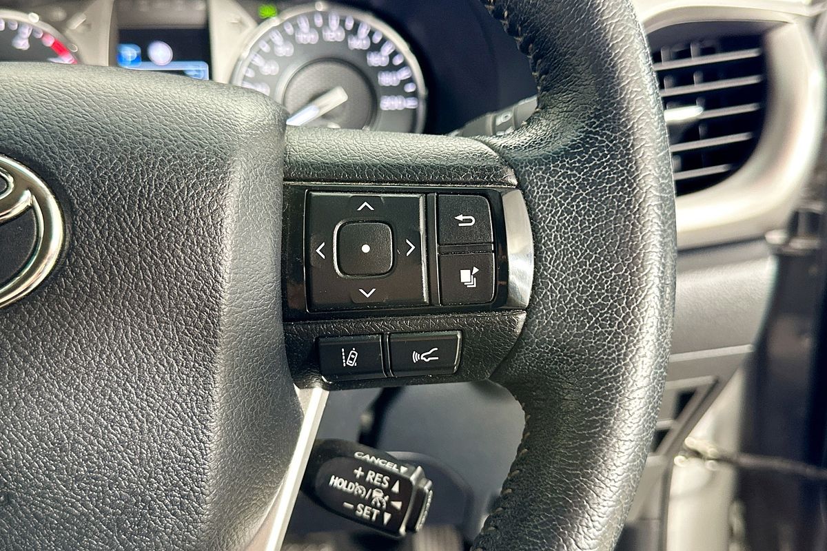 2020 Toyota HILUX SR5 (4x4) GUN126R FACELIFT 4X4