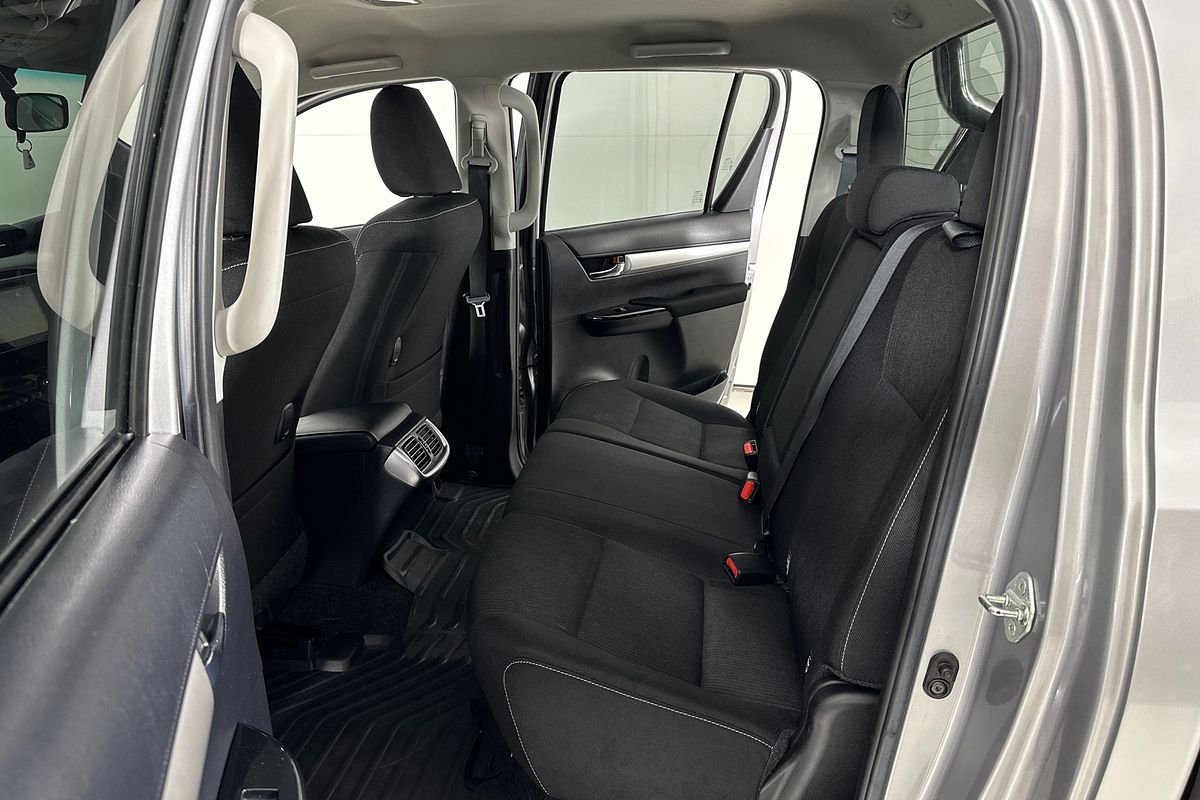 2020 Toyota HILUX SR5 (4x4) GUN126R MY19 UPGRADE 4X4