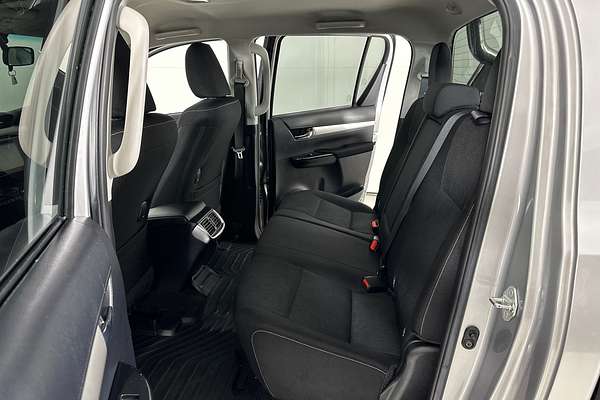 2020 Toyota HILUX SR5 (4x4) GUN126R MY19 UPGRADE 4X4