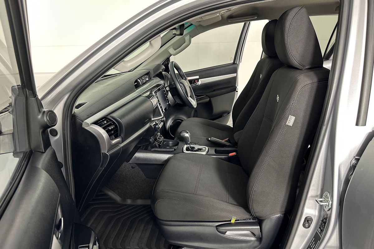 2022 Toyota HILUX SR5 (4x4) GUN126R 4X4